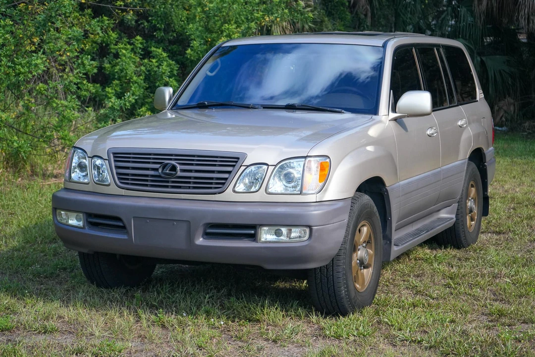 1999 Lexus LX 2nd Gen - Image 8 of 31