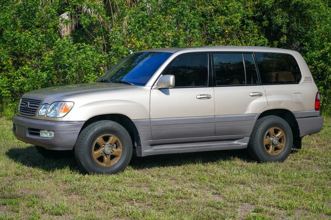1999 Lexus LX 2nd Gen - Image 13 of 31