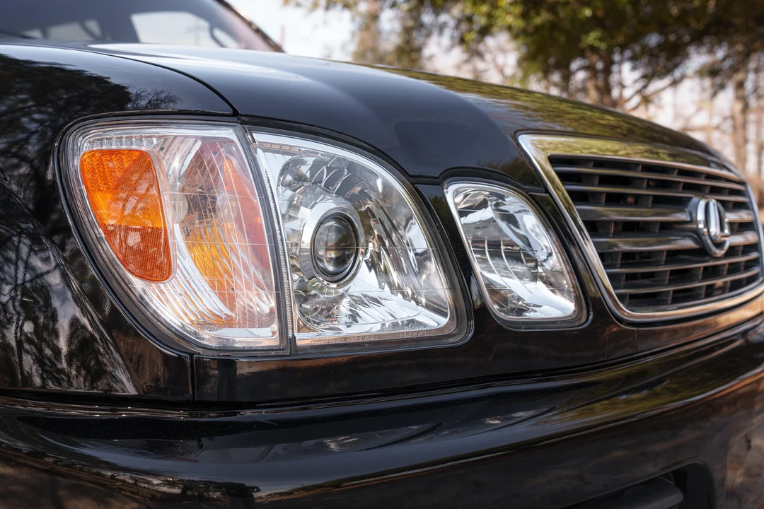 1999 Lexus LX 2nd Gen - Image 18 of 31