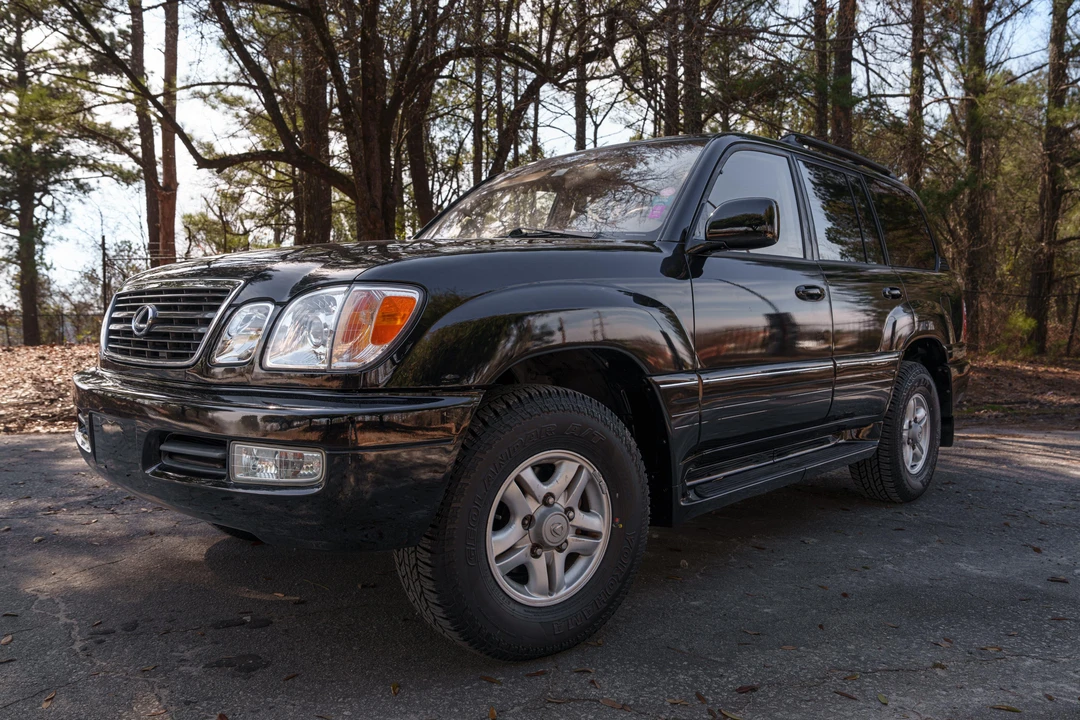 1999 Lexus LX 2nd Gen - Image 9 of 31