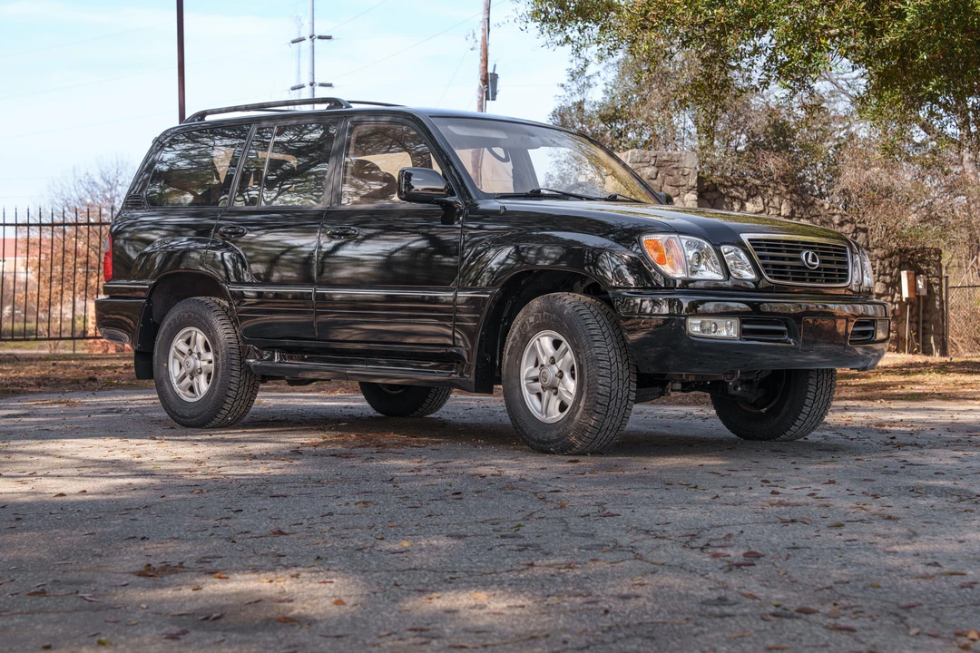 1999 Lexus LX 2nd Gen - Image 14 of 31