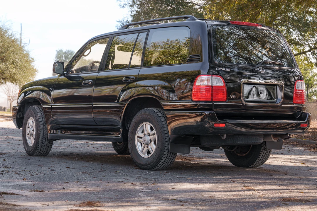 1999 Lexus LX 2nd Gen - Image 12 of 31