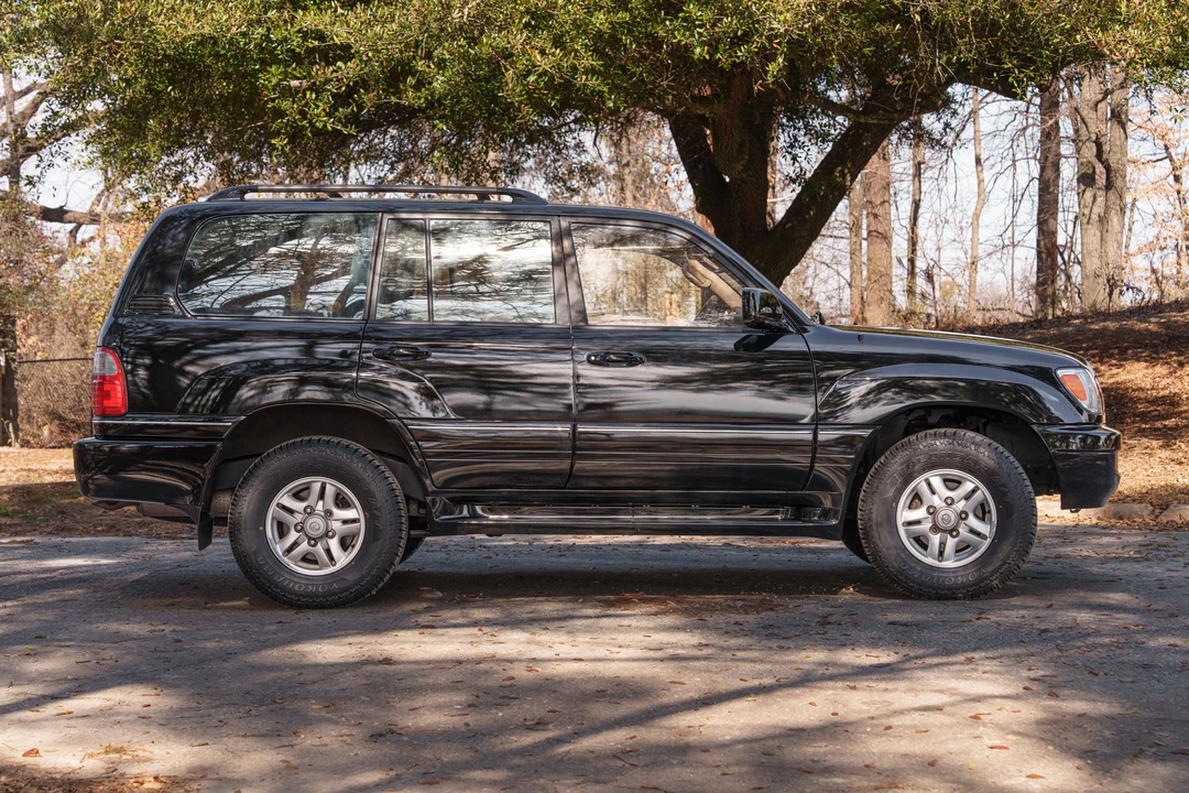 1999 Lexus LX 2nd Gen - Image 13 of 31