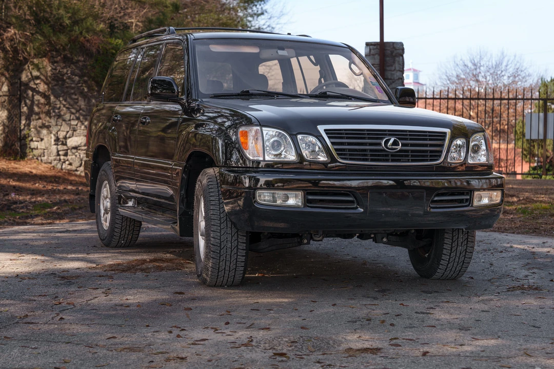 1999 Lexus LX 2nd Gen - Image 16 of 31
