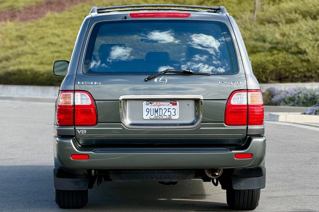1999 Lexus LX 2nd Gen - Image 5 of 31