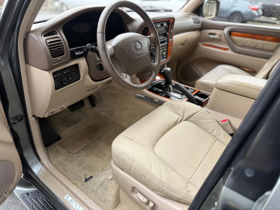 1999 Lexus LX 2nd Gen - Image 25 of 31