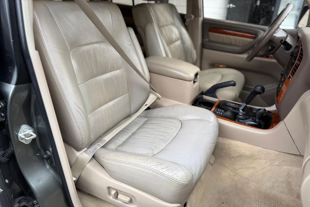 1999 Lexus LX 2nd Gen - Image 22 of 31