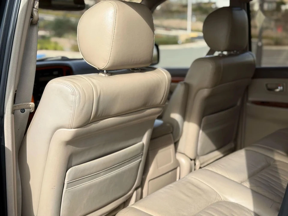 1999 Lexus LX 2nd Gen - Image 23 of 31