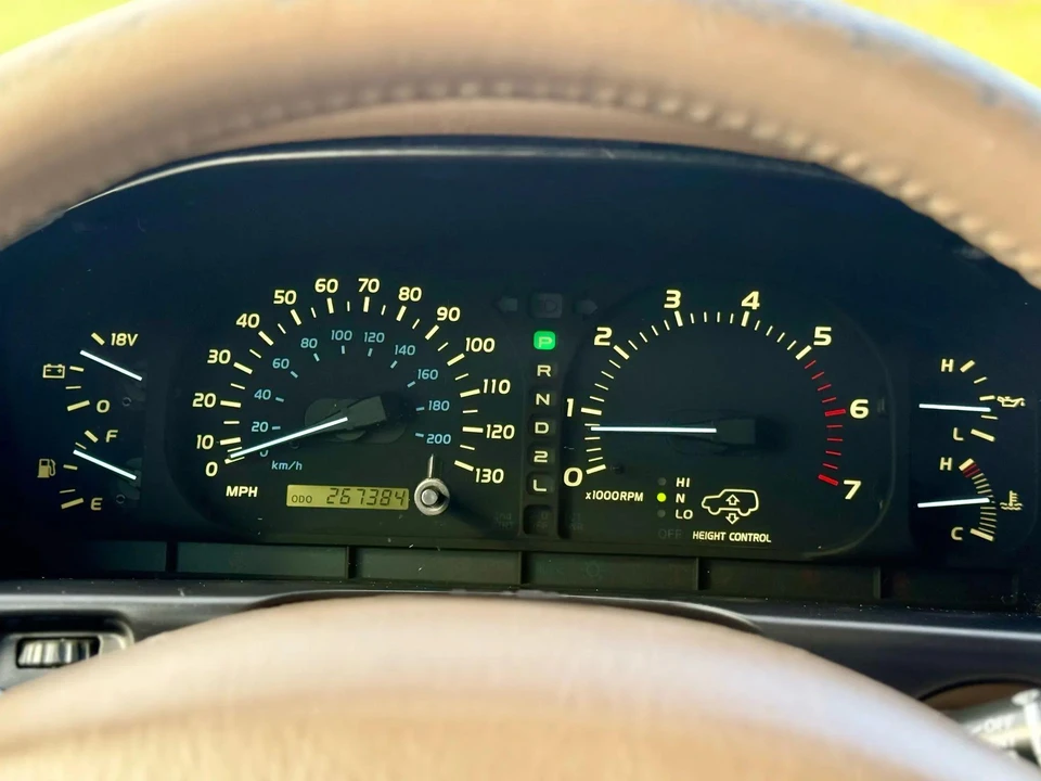 1999 Lexus LX 2nd Gen - Image 29 of 31
