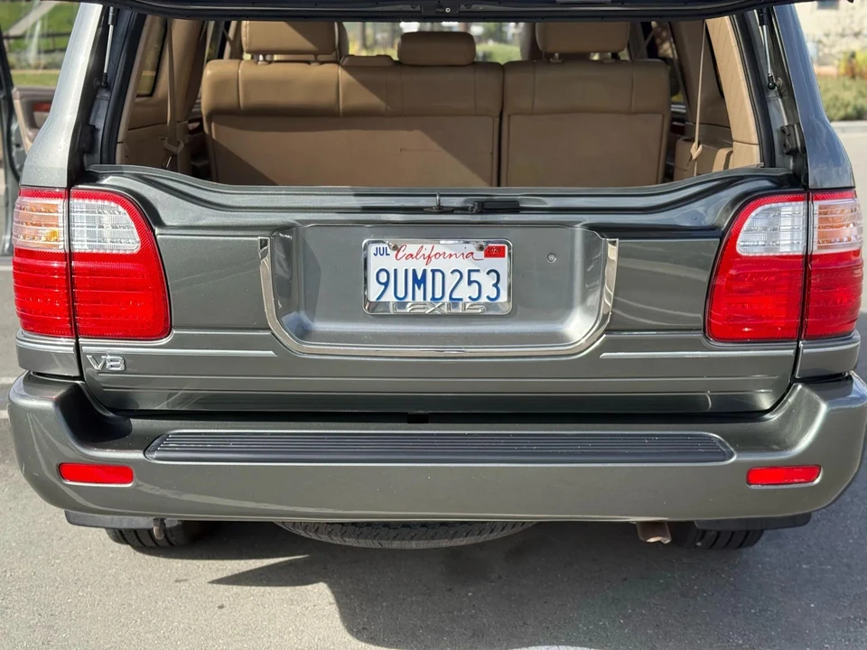 1999 Lexus LX 2nd Gen - Image 11 of 31