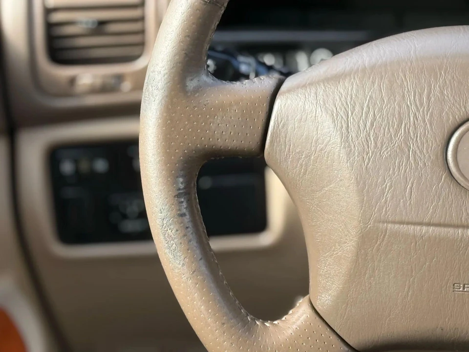 1999 Lexus LX 2nd Gen - Image 27 of 31