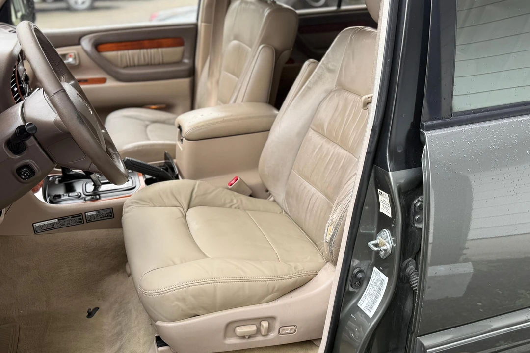 1999 Lexus LX 2nd Gen - Image 19 of 31