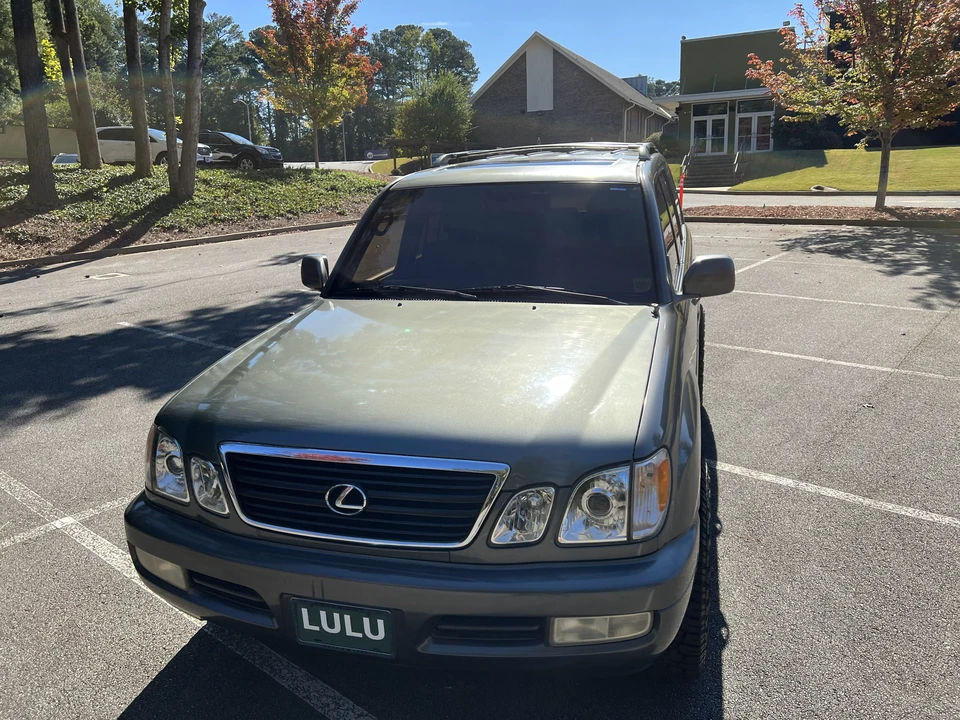 1999 Lexus LX 2nd Gen - Image 10 of 31
