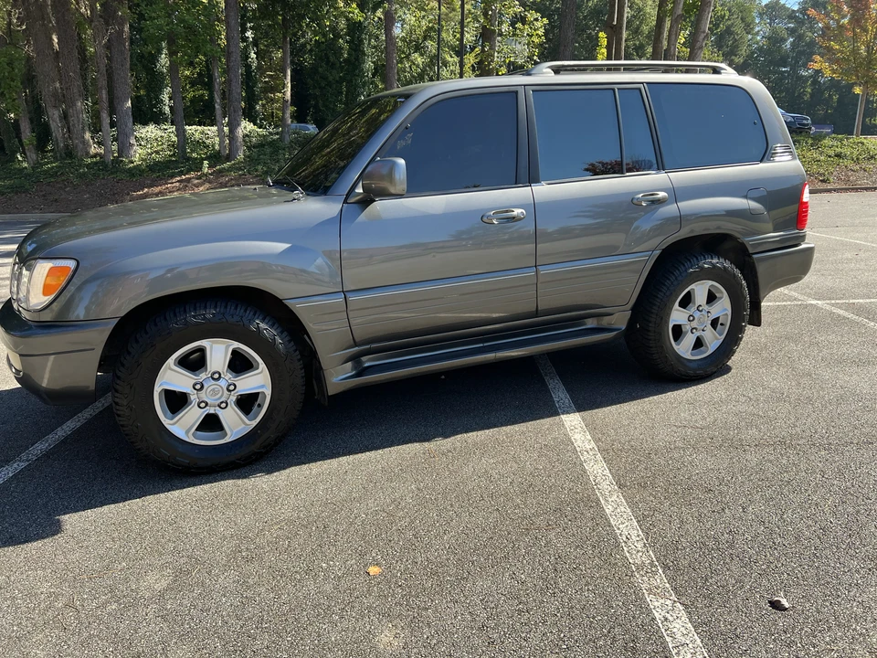 1999 Lexus LX 2nd Gen - Image 22 of 31