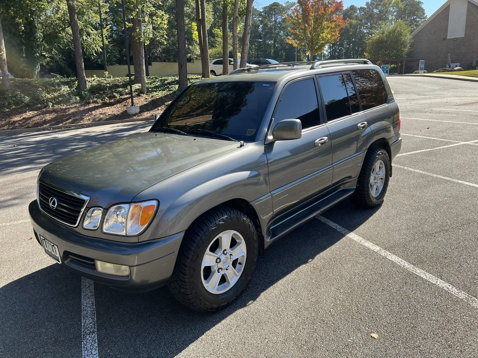 1999 Lexus LX 2nd Gen - Image 16 of 31