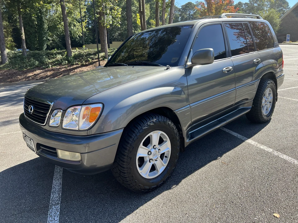 1999 Lexus LX 2nd Gen - Image 17 of 31