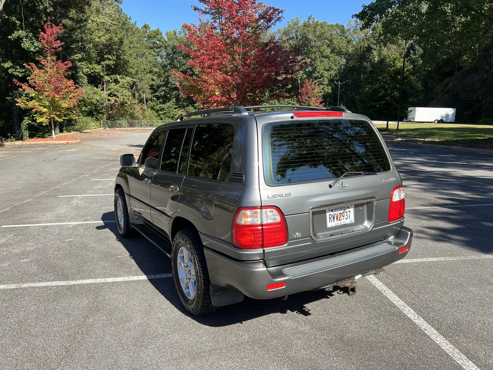1999 Lexus LX 2nd Gen - Image 28 of 31