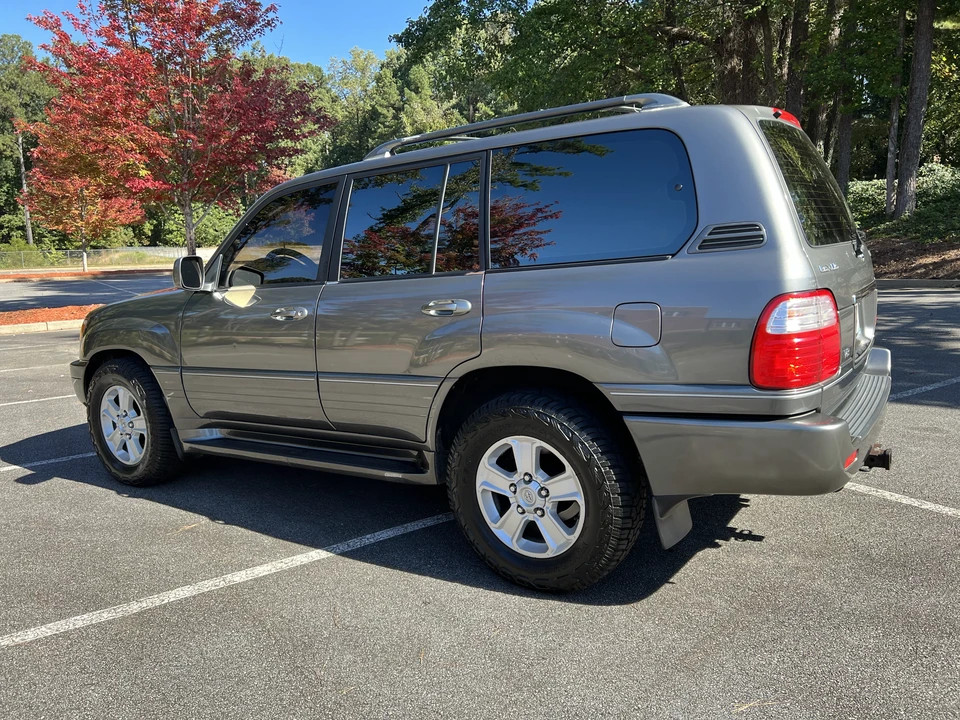 1999 Lexus LX 2nd Gen - Image 25 of 31