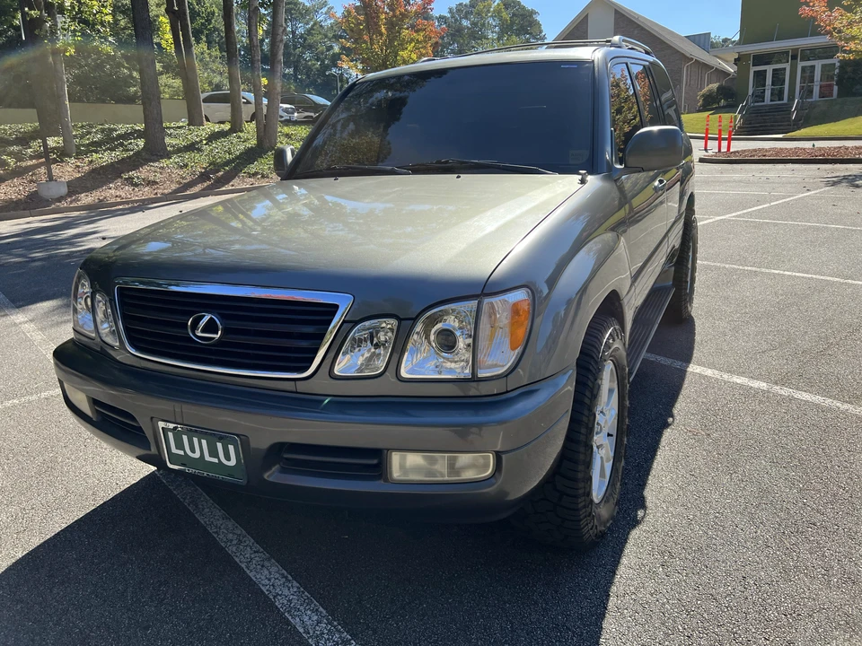 1999 Lexus LX 2nd Gen - Image 12 of 31