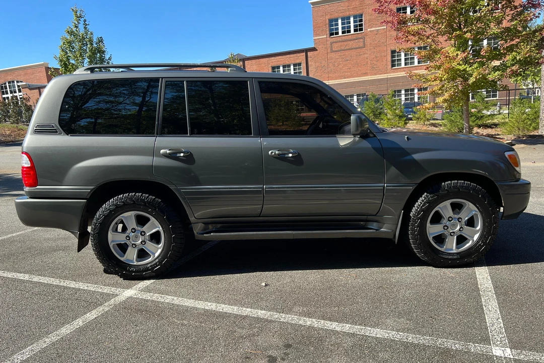 1999 Lexus LX 2nd Gen - Image 3 of 31
