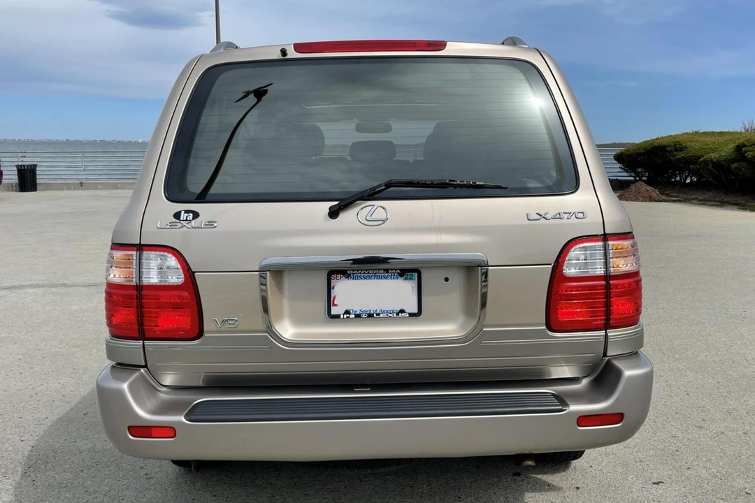1999 Lexus LX 2nd Gen - Image 5 of 31