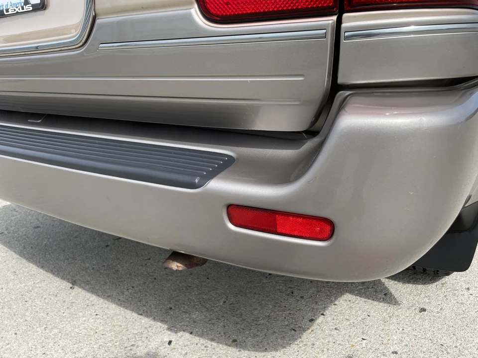 1999 Lexus LX 2nd Gen - Image 16 of 31