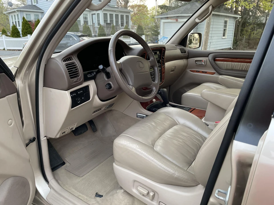 1999 Lexus LX 2nd Gen - Image 28 of 31
