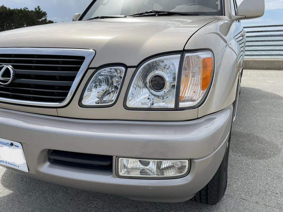 1999 Lexus LX 2nd Gen - Image 11 of 31