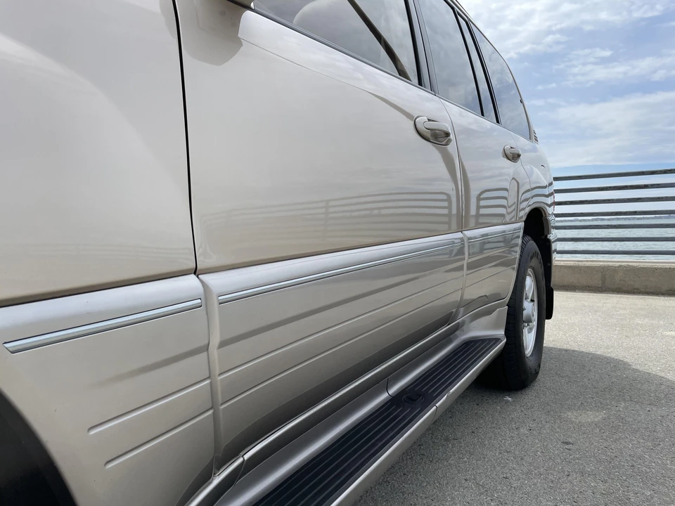 1999 Lexus LX 2nd Gen - Image 12 of 31