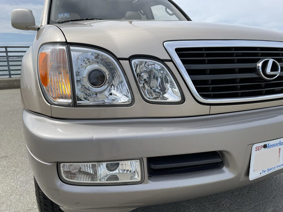 1999 Lexus LX 2nd Gen - Image 9 of 31