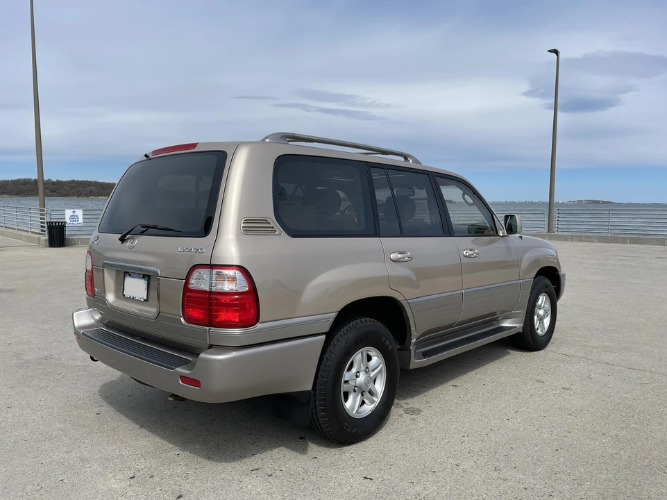 1999 Lexus LX 2nd Gen - Image 8 of 31