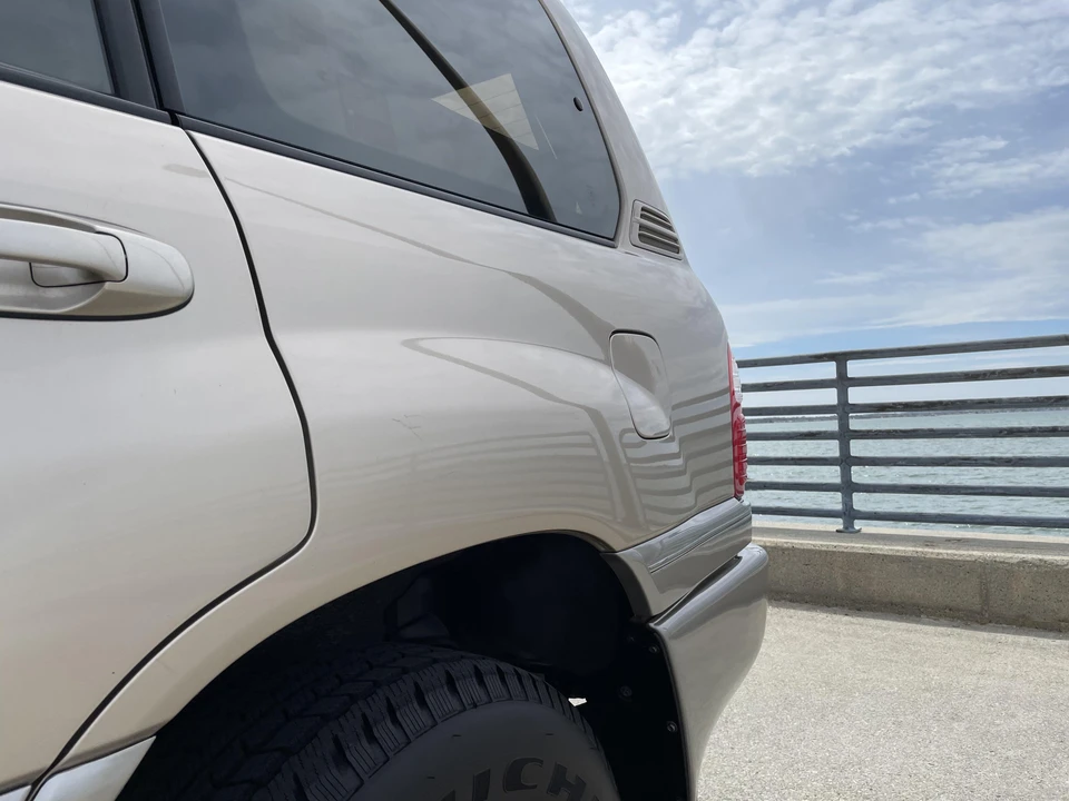 1999 Lexus LX 2nd Gen - Image 13 of 31