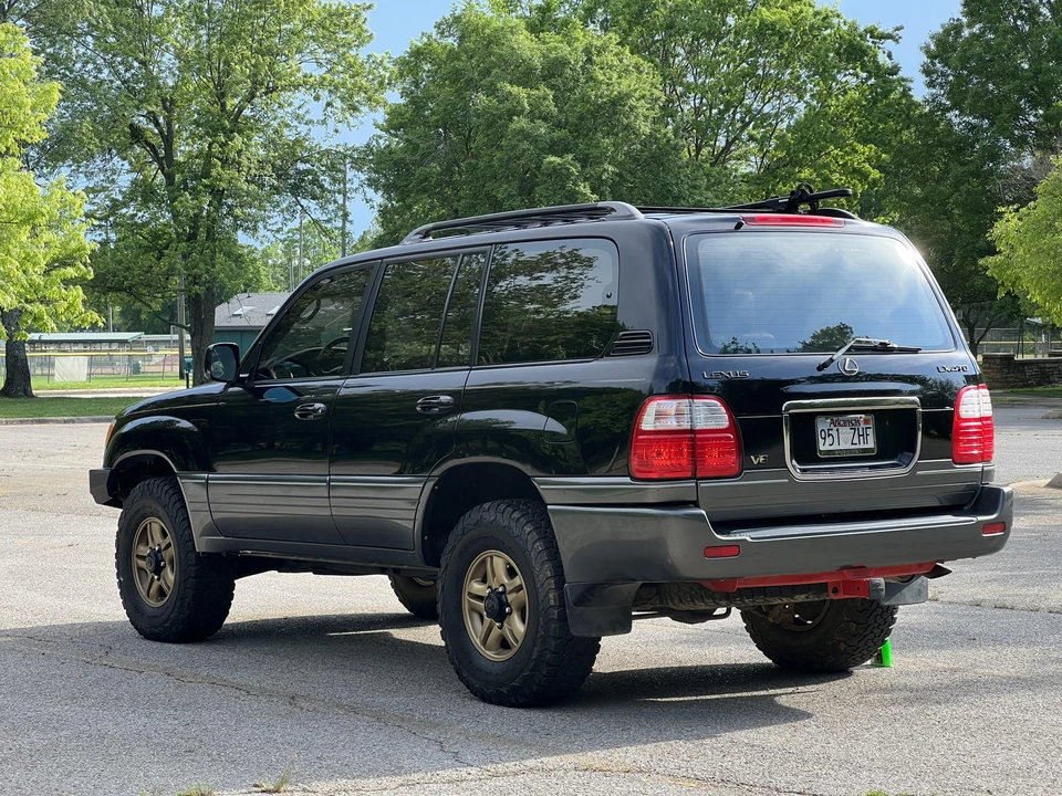 1999 Lexus LX 2nd Gen - Image 7 of 31