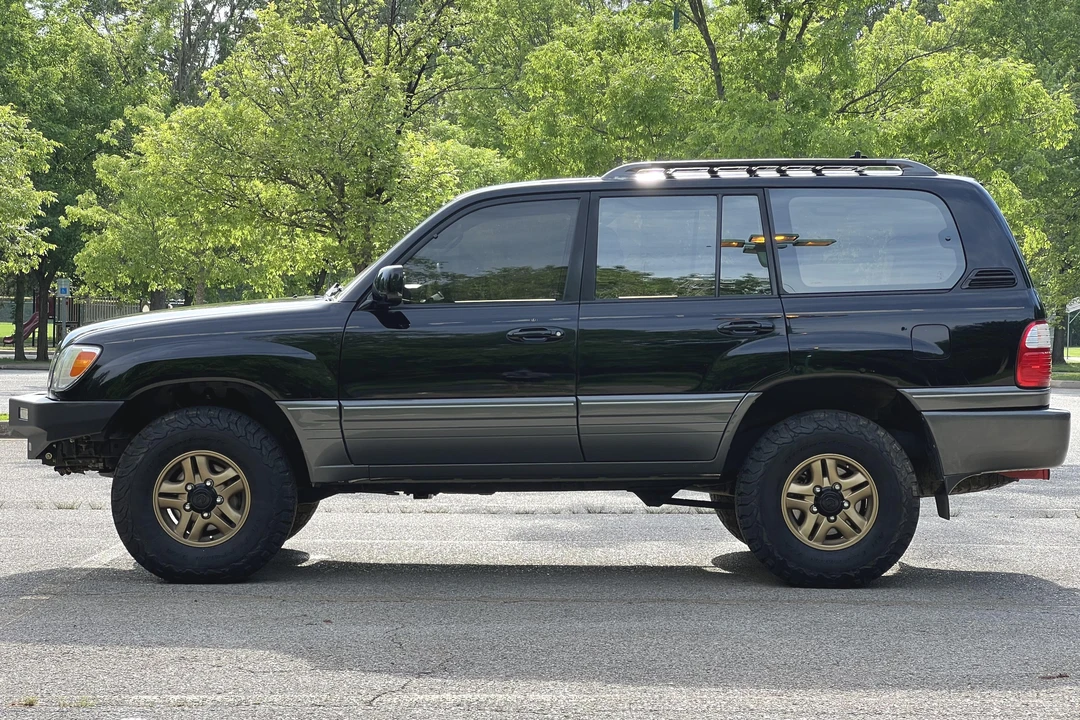 1999 Lexus LX 2nd Gen - Image 3 of 31