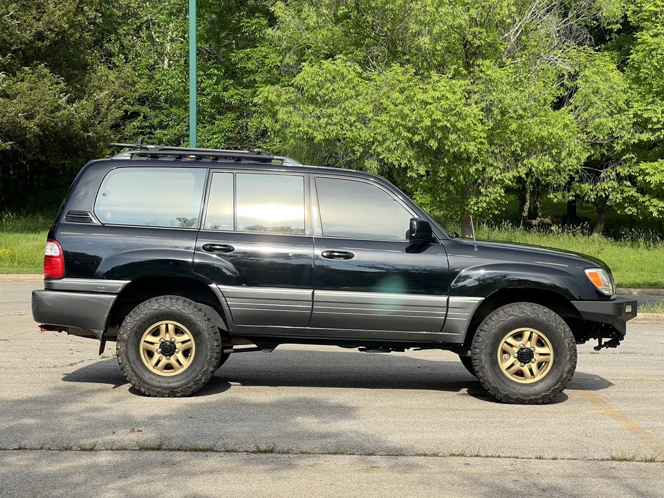 1999 Lexus LX 2nd Gen - Image 8 of 31