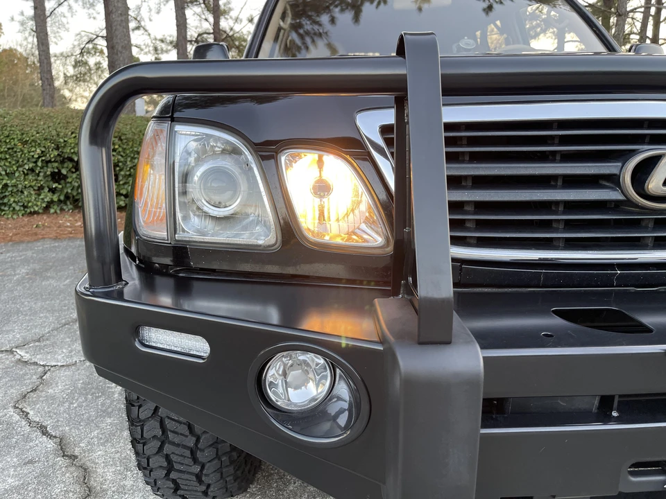 1999 Lexus LX 2nd Gen - Image 13 of 31