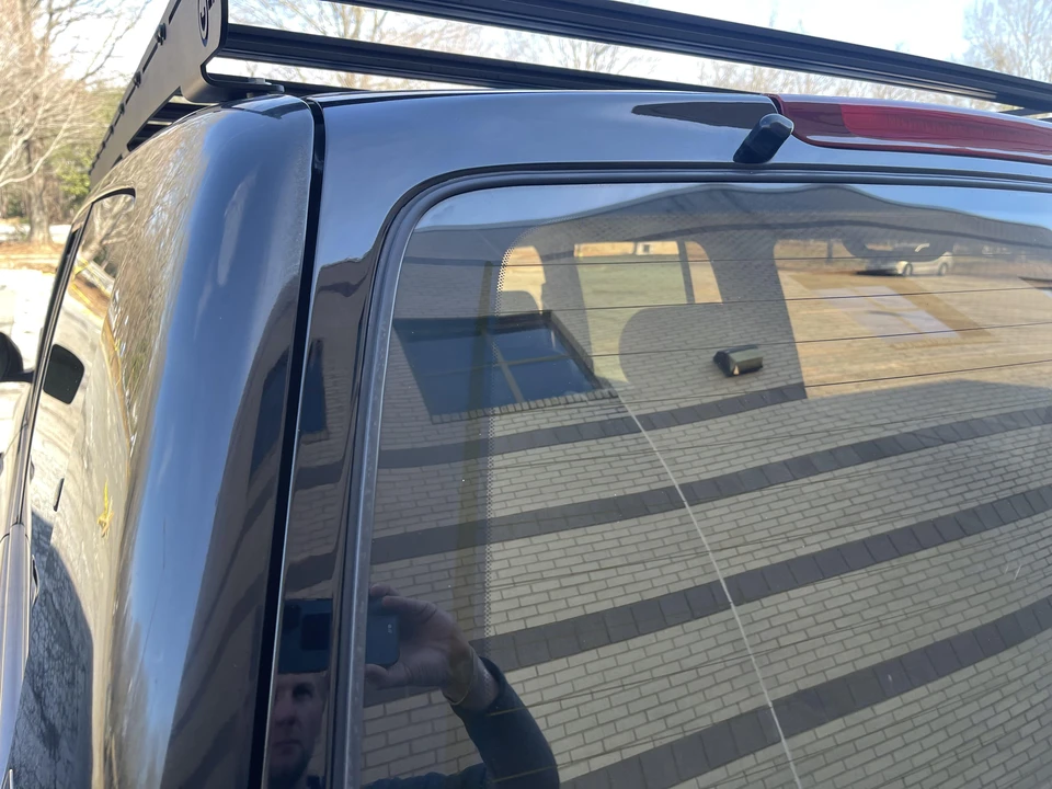 1999 Lexus LX 2nd Gen - Image 23 of 31