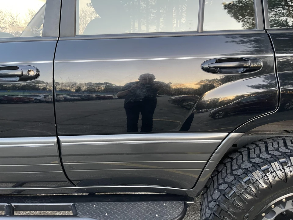 1999 Lexus LX 2nd Gen - Image 19 of 31