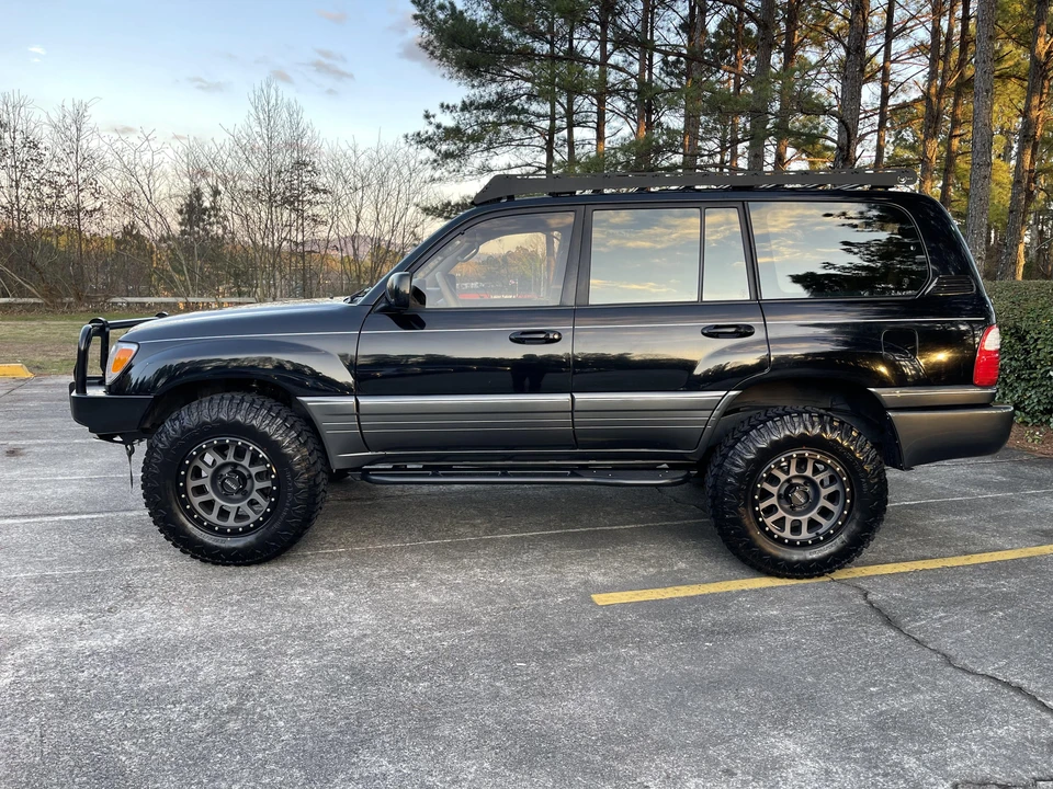 1999 Lexus LX 2nd Gen - Image 7 of 31