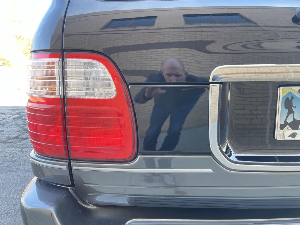 1999 Lexus LX 2nd Gen - Image 21 of 31