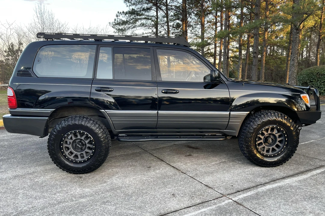 1999 Lexus LX 2nd Gen - Image 3 of 31