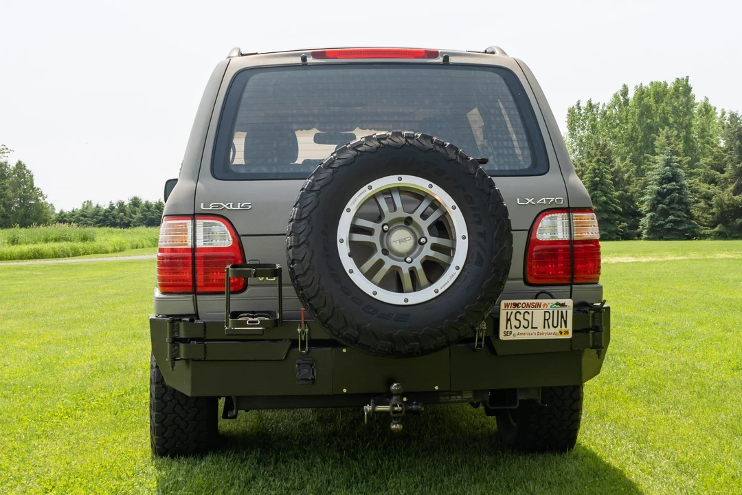 1999 Lexus LX 2nd Gen - Image 5 of 31
