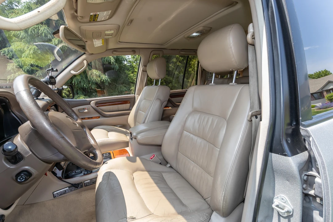 1999 Lexus LX 2nd Gen - Image 26 of 31