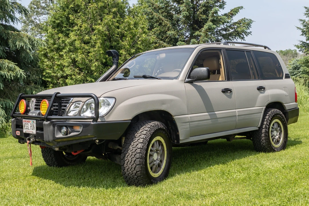 1999 Lexus LX 2nd Gen - Image 6 of 31