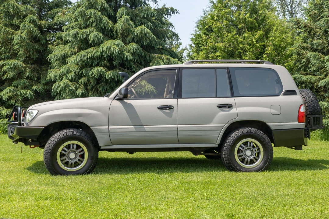 1999 Lexus LX 2nd Gen - Image 3 of 31