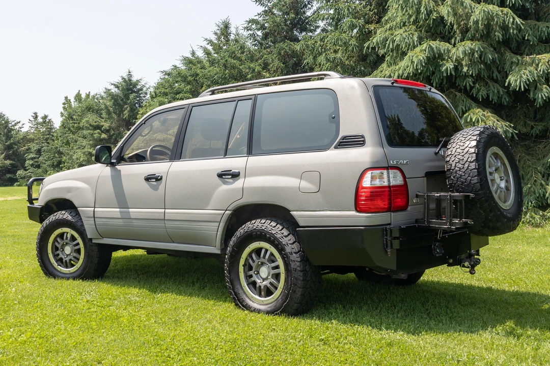 1999 Lexus LX 2nd Gen - Image 4 of 31