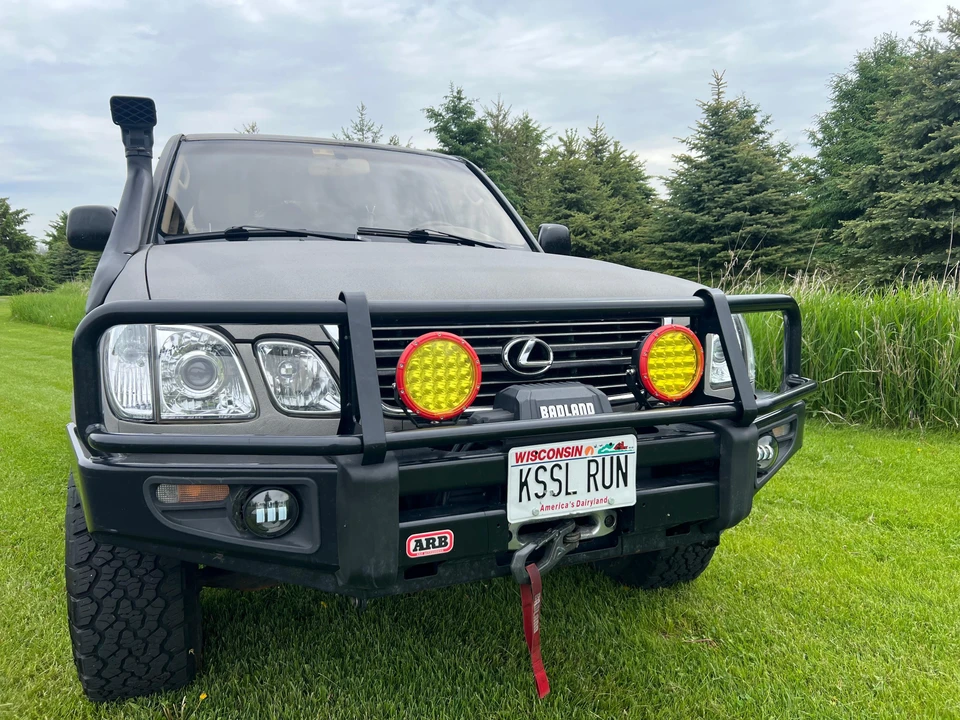 1999 Lexus LX 2nd Gen - Image 12 of 31