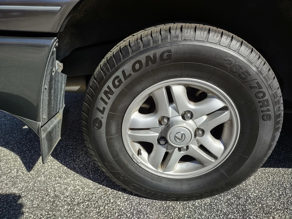 1999 Lexus LX 2nd Gen - Image 27 of 31