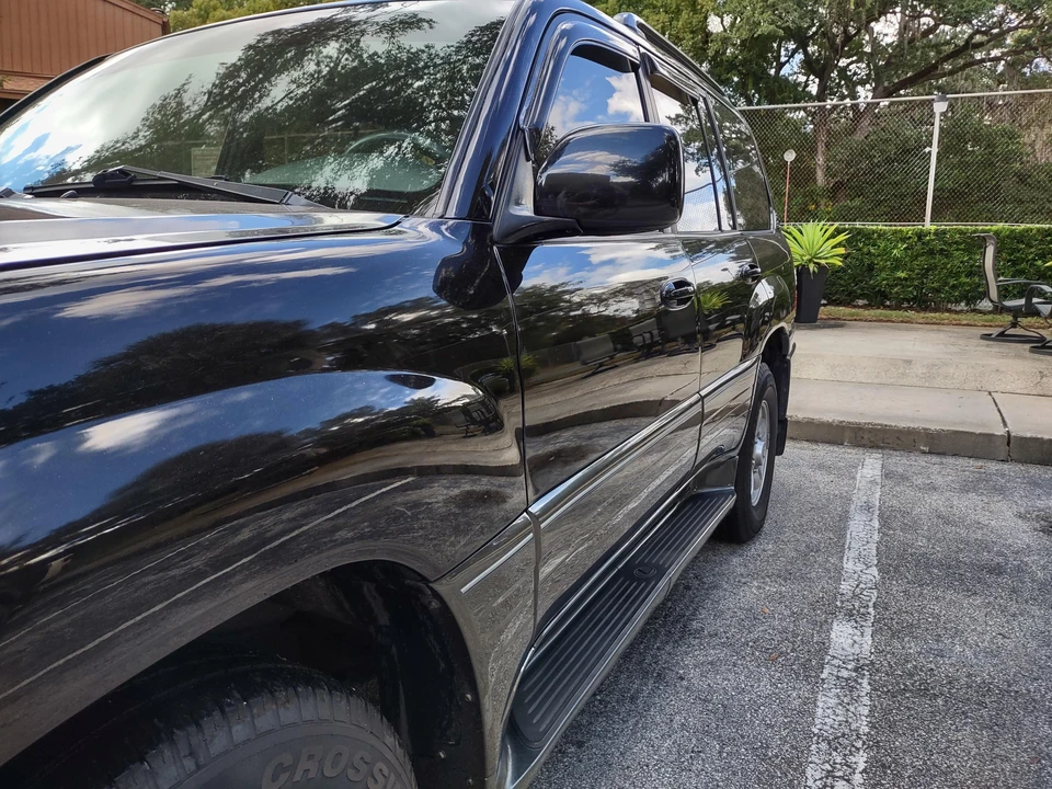 1999 Lexus LX 2nd Gen - Image 17 of 31