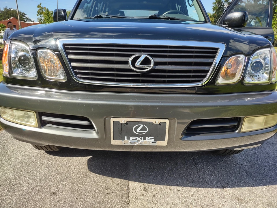 1999 Lexus LX 2nd Gen - Image 14 of 31